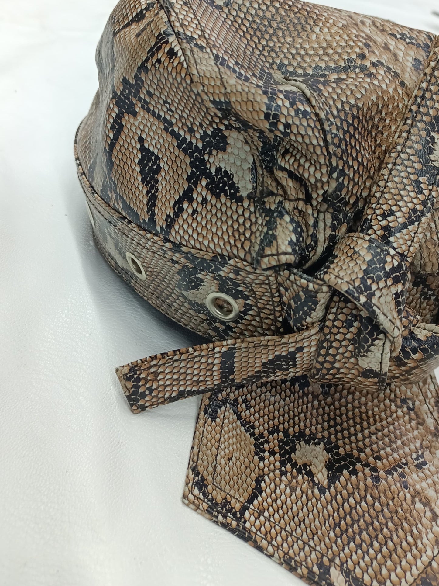 Snake skin Insho scarf